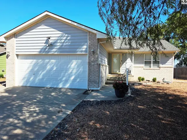 Photo of 212 Sheffiedl, Newton, KS
