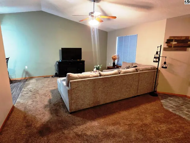 Photo of 212 Sheffiedl, Newton, KS