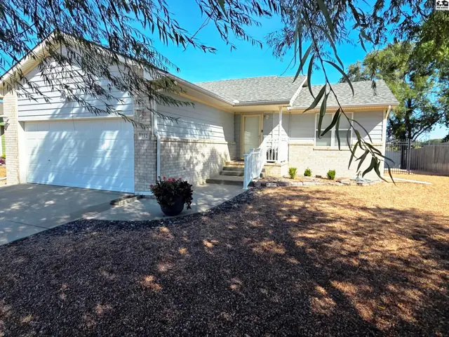 Photo of 212 Sheffiedl, Newton, KS