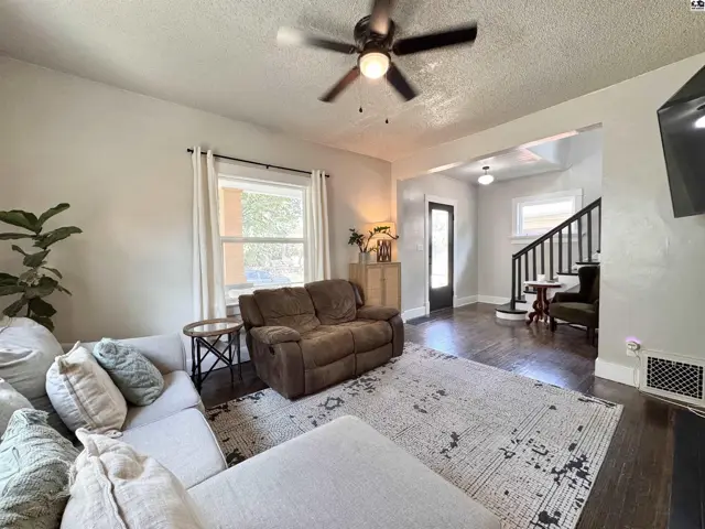 Photo of 115 E 12th Ave, Hutchinson, KS