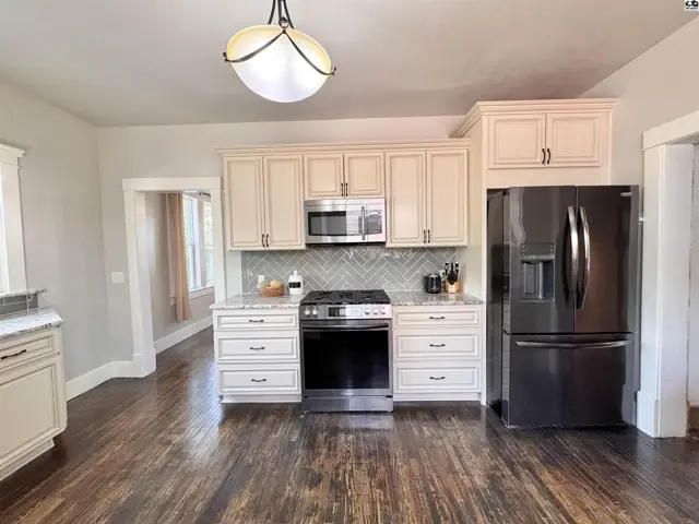 Photo of 115 E 12th Ave, Hutchinson, KS