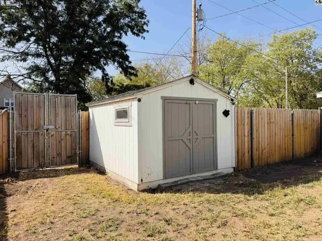 Photo of 115 E 12th Ave, Hutchinson, KS