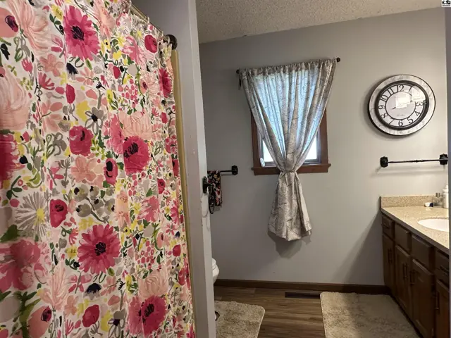 Photo of 521 Oak Park Dr., McPherson, KS