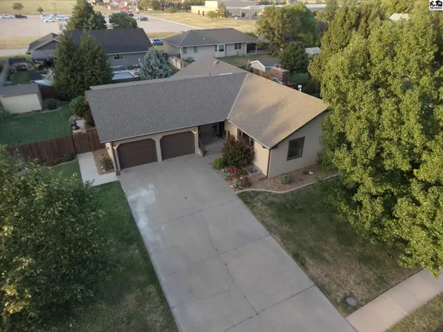 Photo of 203 Crestview Ave, McPherson, KS
