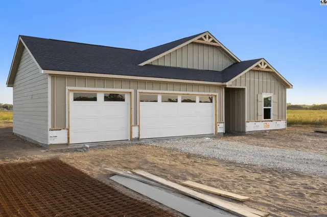 Photo of 1103 E 40th Ave, Hutchinson, KS