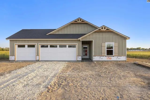 Photo of 1103 E 40th Ave, Hutchinson, KS