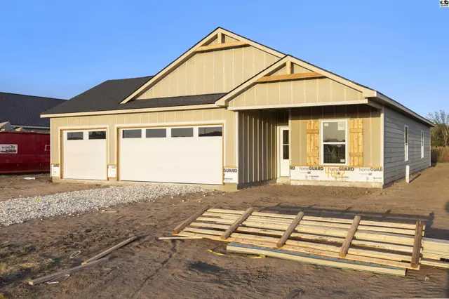 Photo of 4002 Ridgewood Dr, Hutchinson, KS