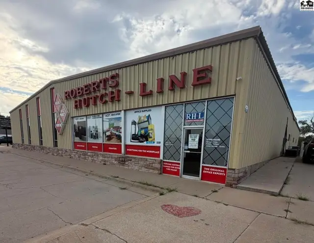 Photo of 413 E 3rd Ave, Hutchinson, KS