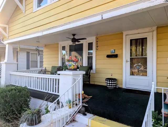 Photo of 11 W 17th Ave, Hutchinson, KS