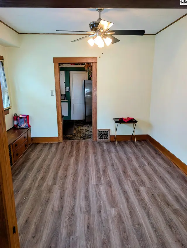 Photo of 11 W 17th Ave, Hutchinson, KS