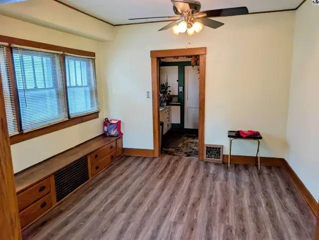 Photo of 11 W 17th Ave, Hutchinson, KS