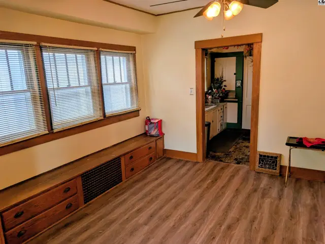 Photo of 11 W 17th Ave, Hutchinson, KS