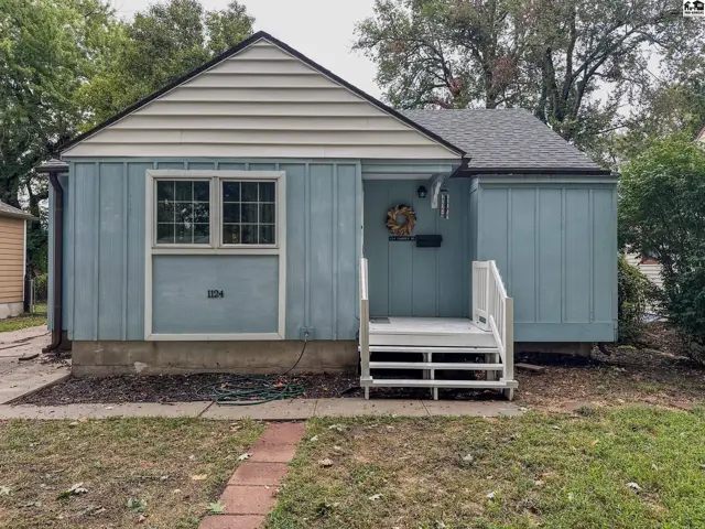 Photo of 1124 Fairview Rd, McPherson, KS