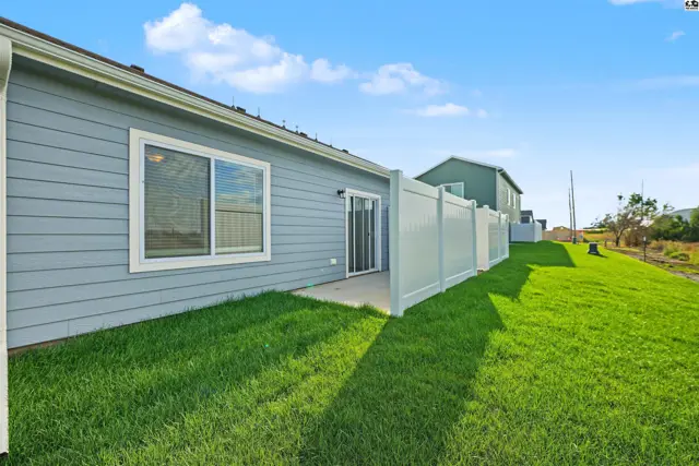 Photo of 1242 Steve Hawley Ln, Salina, KS