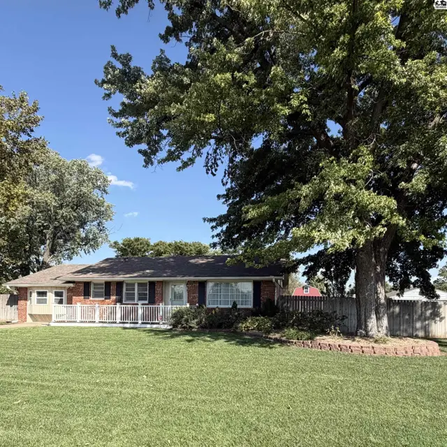 Photo of 3206 N Waldron St, Hutchinson, KS