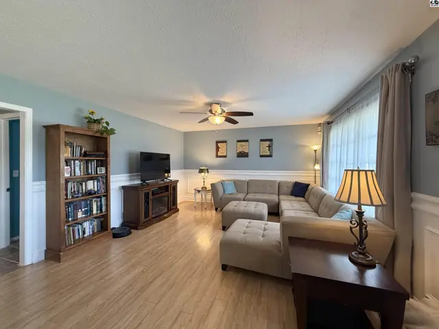 Photo of 3206 N Waldron St, Hutchinson, KS