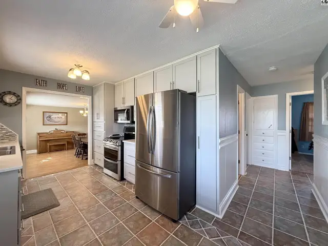 Photo of 3206 N Waldron St, Hutchinson, KS