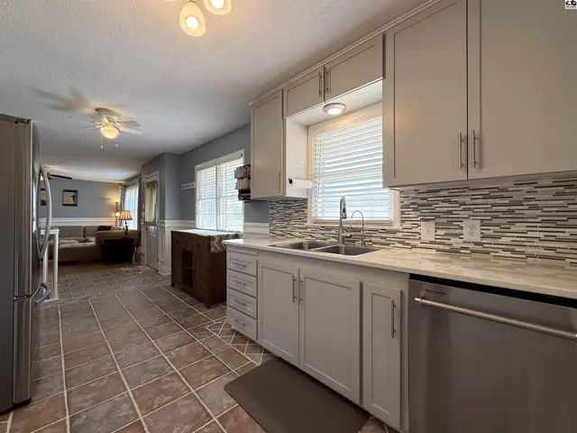 Photo of 3206 N Waldron St, Hutchinson, KS