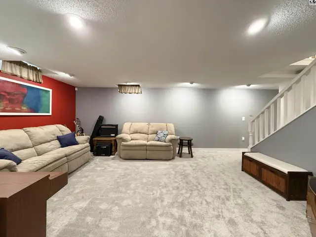 Photo of 3206 N Waldron St, Hutchinson, KS