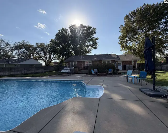 Photo of 3206 N Waldron St, Hutchinson, KS