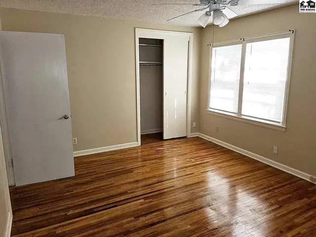 Photo of 15 W 15th Ave, Hutchinson, KS