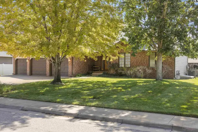 Photo of 1011 Barberry Dr., Hutchinson, KS