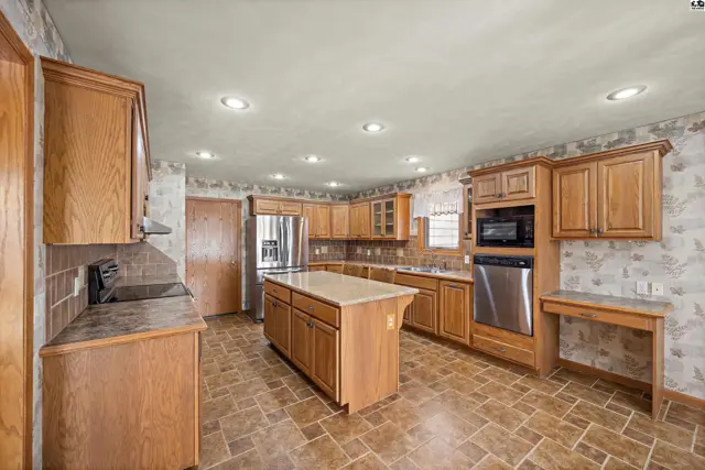 Photo of 1011 Barberry Dr., Hutchinson, KS
