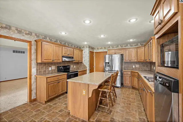 Photo of 1011 Barberry Dr., Hutchinson, KS