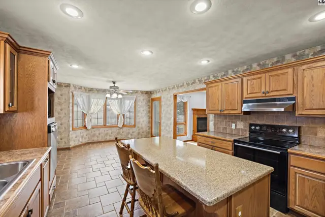 Photo of 1011 Barberry Dr., Hutchinson, KS