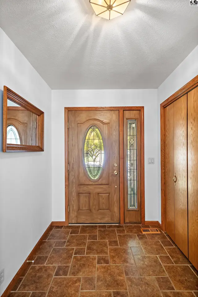 Photo of 1011 Barberry Dr., Hutchinson, KS