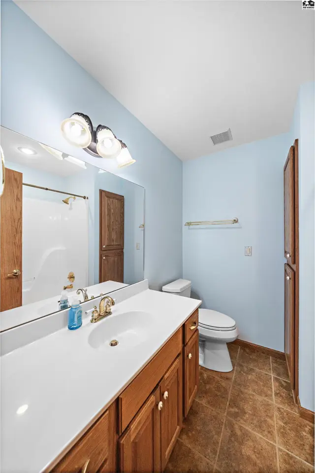 Photo of 1011 Barberry Dr., Hutchinson, KS