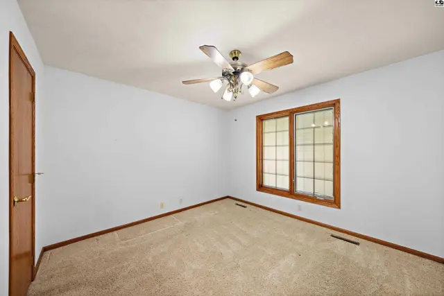 Photo of 1011 Barberry Dr., Hutchinson, KS