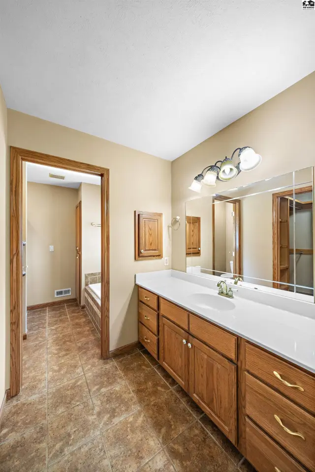 Photo of 1011 Barberry Dr., Hutchinson, KS