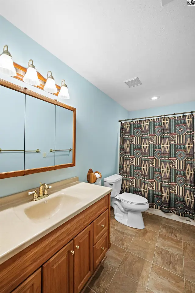 Photo of 1011 Barberry Dr., Hutchinson, KS