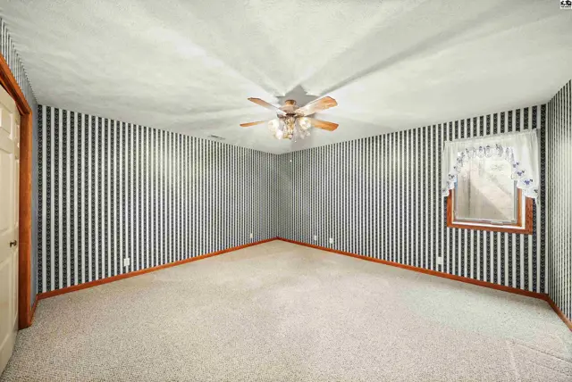 Photo of 1011 Barberry Dr., Hutchinson, KS