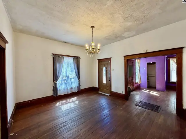 Photo of 703 E Commercial, Lyons, KS
