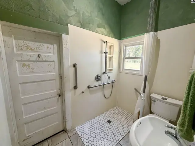 Photo of 703 E Commercial, Lyons, KS