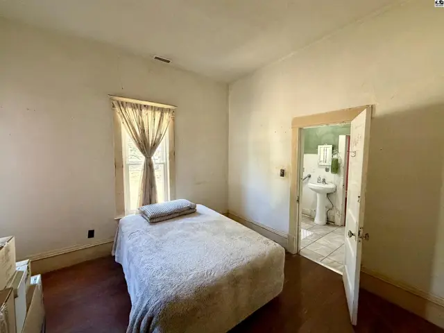 Photo of 703 E Commercial, Lyons, KS
