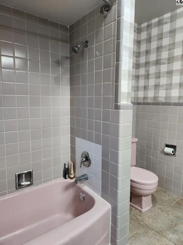 Photo of 12 Downing Rd, Hutchinson, KS