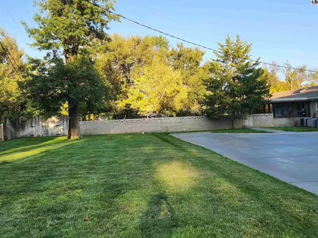 Photo of 12 Downing Rd, Hutchinson, KS