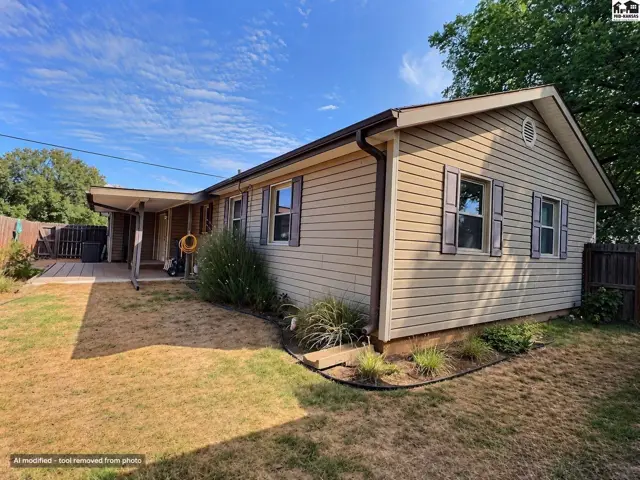 Photo of 921 Lawrence, Pratt, KS