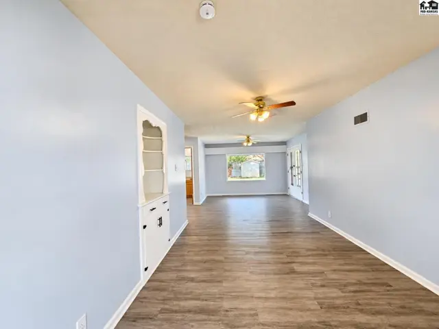 Photo of 46 Random Rd, Hutchinson, KS