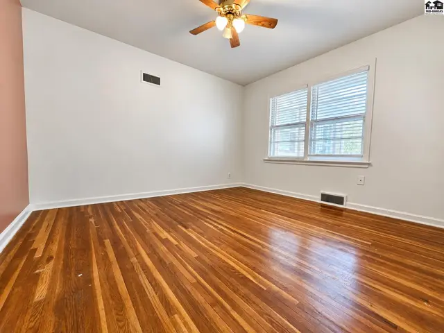Photo of 46 Random Rd, Hutchinson, KS
