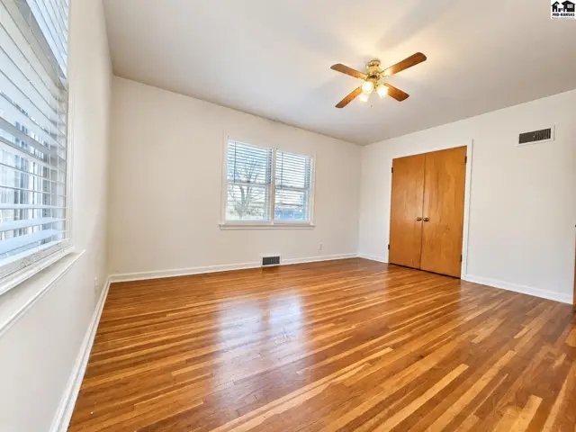 Photo of 46 Random Rd, Hutchinson, KS