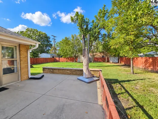 Photo of 46 Random Rd, Hutchinson, KS