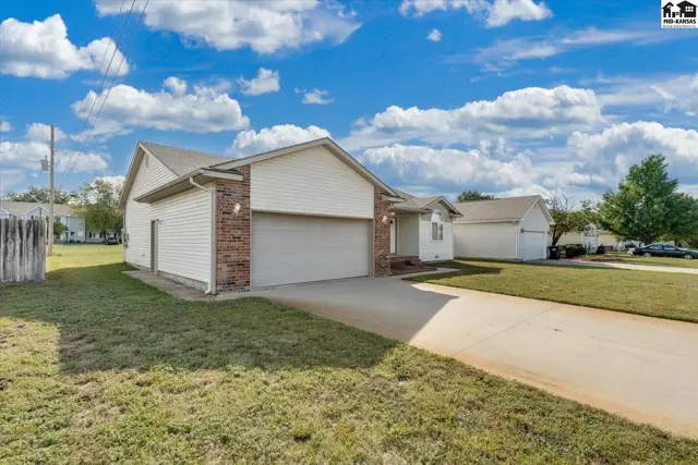 Photo of 3402 Amanda St, Hutchinson, KS