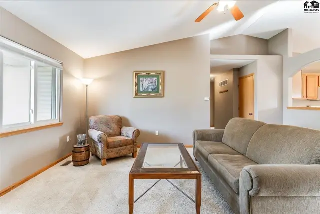 Photo of 3402 Amanda St, Hutchinson, KS