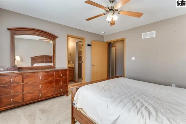 Photo of 3402 Amanda St, Hutchinson, KS