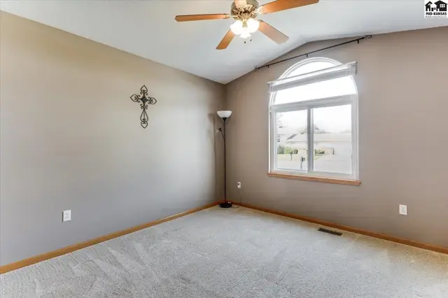 Photo of 3402 Amanda St, Hutchinson, KS