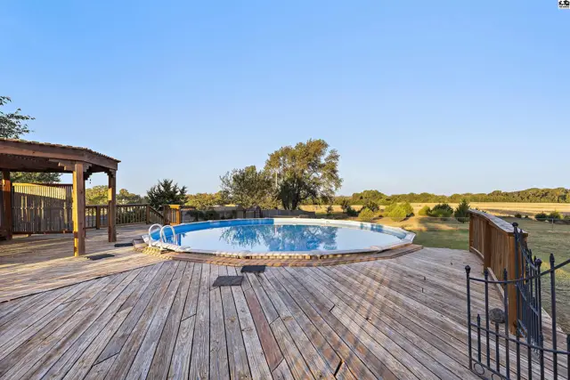 Photo of 2103 N Obee Rd, Hutchinson, KS